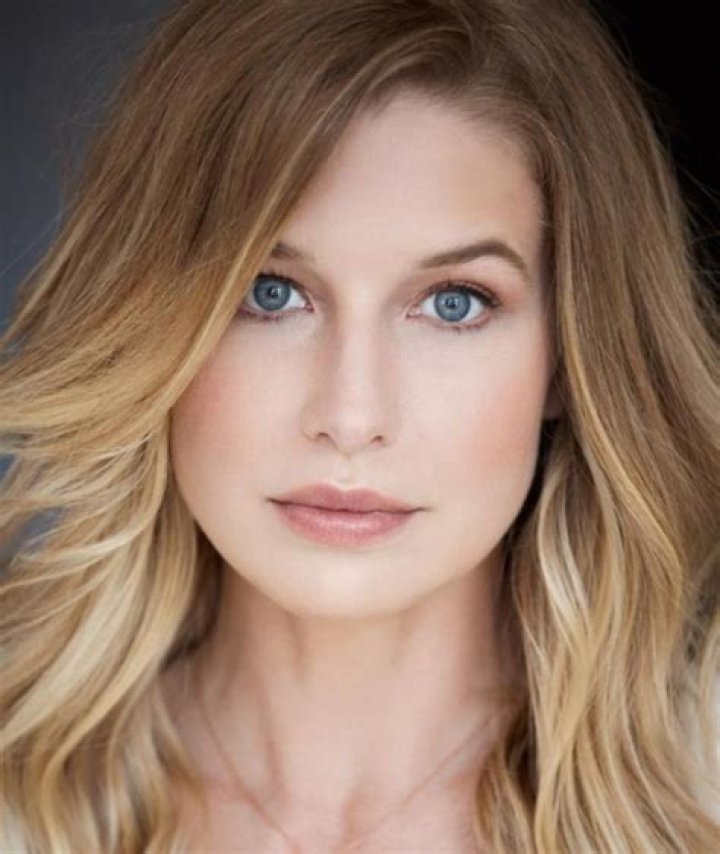 Ellen Woglom