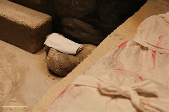 Uncover The Hidden Meaning Of "The Folded Napkin Of Jesus"